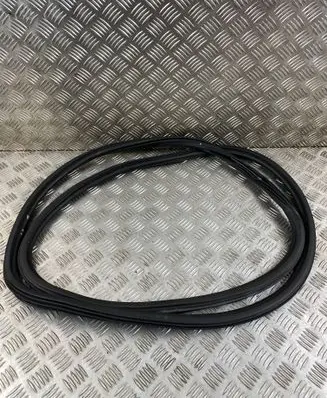 Audi Q7 4M Front door rubber seal 4M0831721