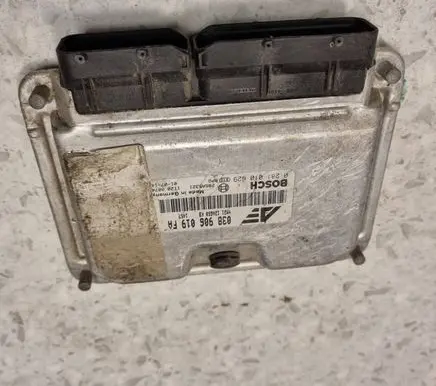 Ford Galaxy Engine control unit/module 038906019FA 128SWS82 0281010629