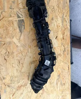 BMW X3 G01 Intake manifold 8513653