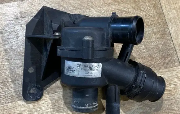 Land Rover Range Rover Sport L494 Thermostat housing CPLA8575CD