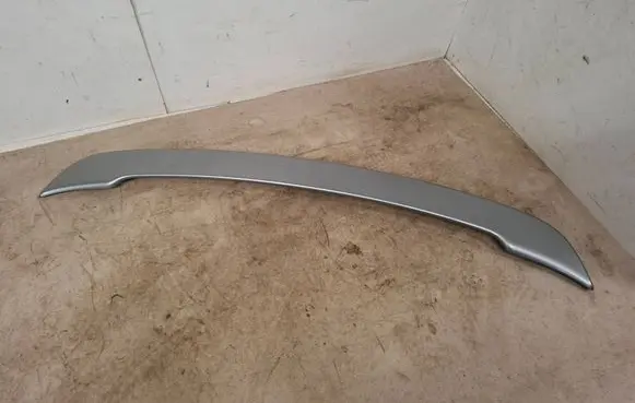 Tailgate/trunk spoiler
