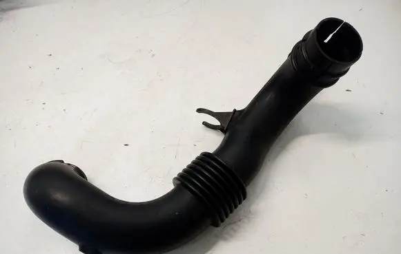 Renault Master III Air intake hose/pipe 165550972R