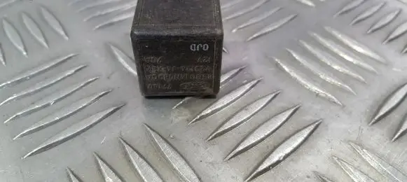Ford Escort Other relay 83bg14n089ca v23134-j4-x37
