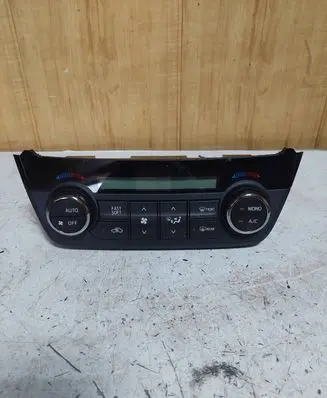 Toyota RAV 4 (XA40) Climate control unit 75F546