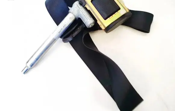 Audi A3 S3 8L Front seatbelt 0566040100