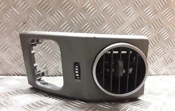 Land Rover Discovery 3 - LR3 Dashboard side air vent grill/cover trim JBD500200XXX 0551400001