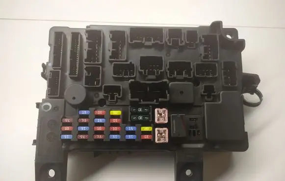 Mitsubishi Outlander Fuse module PP20GF10M 8627A030