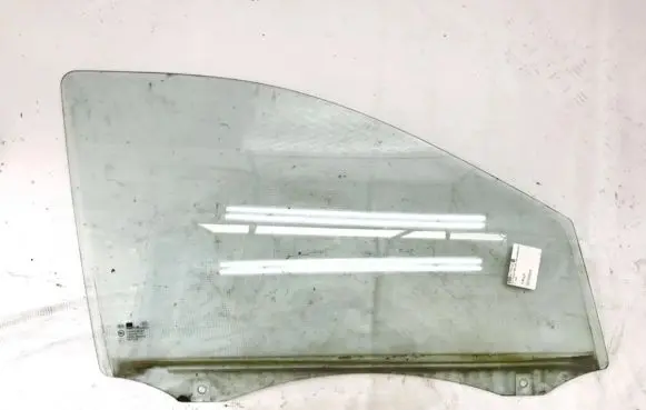 KIA Sorento Front door window glass four-door