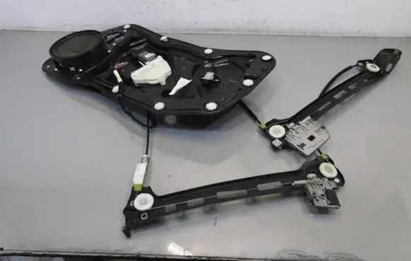 Volkswagen PASSAT CC Front window lifting mechanism without motor