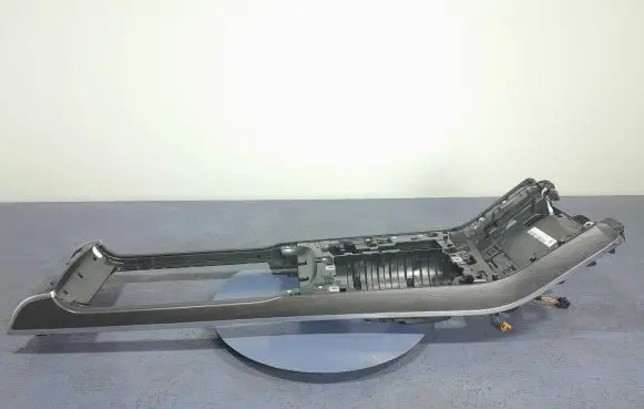 Audi A8 S8 D2 4D Center console 4N1864348