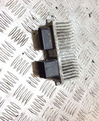 Renault Trafic III (X82) Glow plug pre-heat relay 8200558438