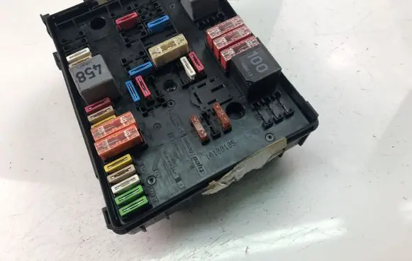 Volkswagen Golf Plus Fuse box set 1K0937125A