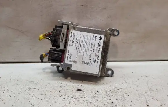 KIA Carens II Airbag control unit/module 959101D600 1D95910600 0285001921