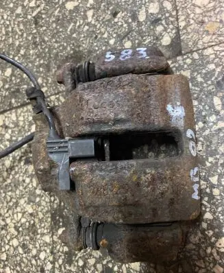 Mercedes-Benz E W211 Front brake caliper