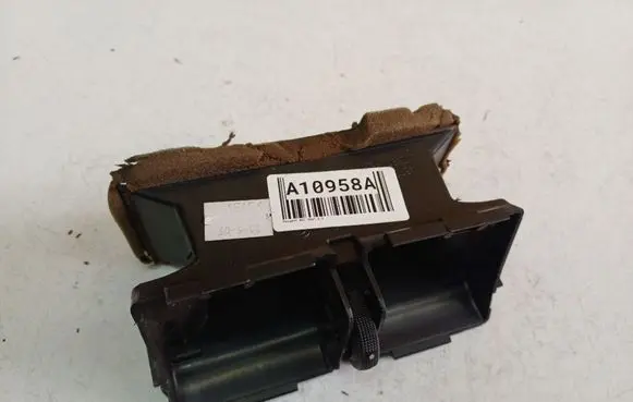 Peugeot 407 Dash center air vent grill 