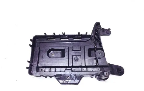 Volkswagen Golf VII Battery tray 1KM915333