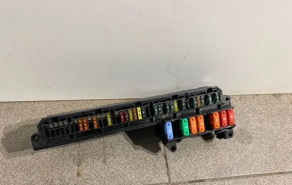 BMW 5 E60 E61 Fuse box set 61146957330 6957330