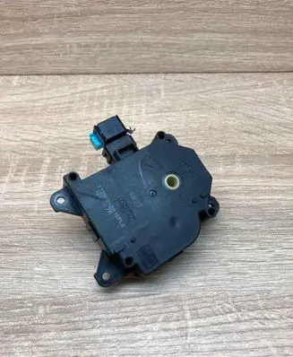 Toyota Avensis T270 Mass air flow meter 1138002810