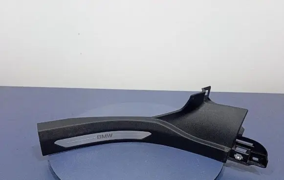 Other sill/pillar trim element