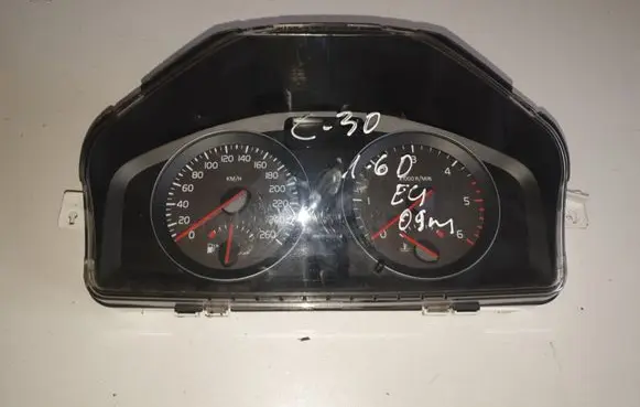 Volvo C30 Speedometer (instrument cluster) 31254776