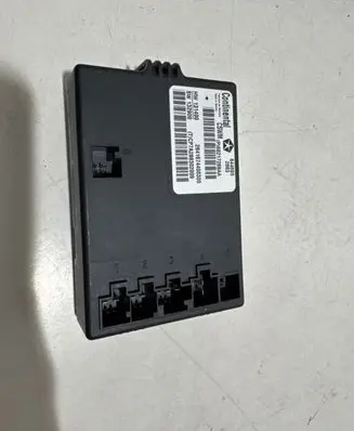Jeep Grand Cherokee (WK) Seat control module 68217268AA 2841674400300 CP7A228302009