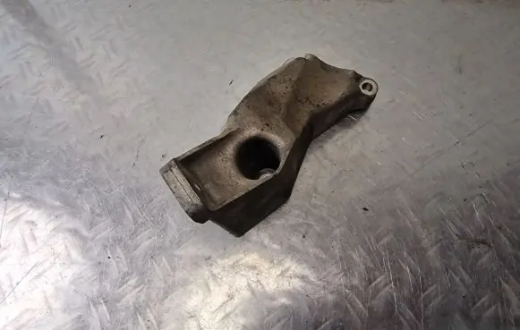 Audi A4 S4 B5 8D Engine mounting bracket 8D0199307P