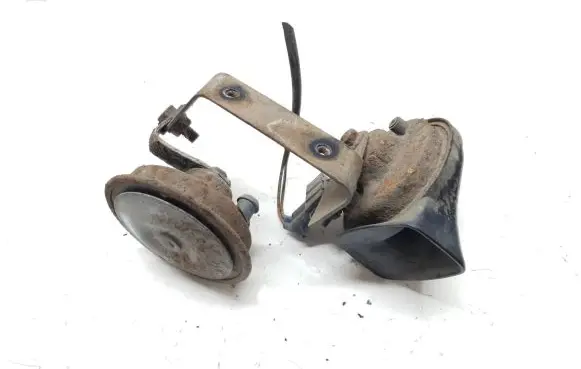 Audi A4 S4 B5 8D Horn signal 0091001