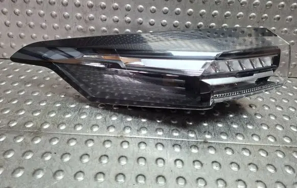 Peugeot 308 Rear/tail lights S26282824 9835299480