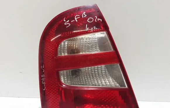 Skoda Fabia Mk1 (6Y) Rear/tail lights 6Y6945095 6Y6945111