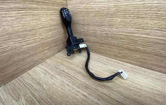 Toyota RAV 4 (XA40) Cruise control stalk 18A174