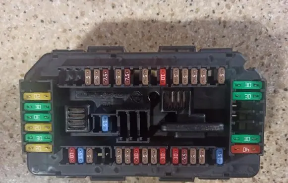 BMW 5 F10 F11 Fuse box set 938906801