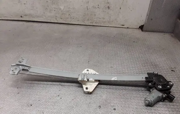 Honda CR-V Front door window regulator with motor
