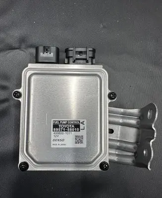 Lexus RX 450H Fuel injection pump control unit/module 8957158010 4998001011