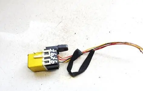 Mercedes-Benz C W202 Other relay a0025421419 v23134-a52-x335