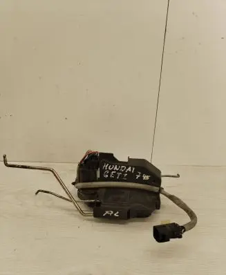 Hyundai Getz Front door lock 813101C001