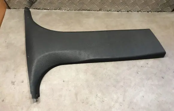 BMW 1 F20 F21 (B) pillar trim (top) 7221028