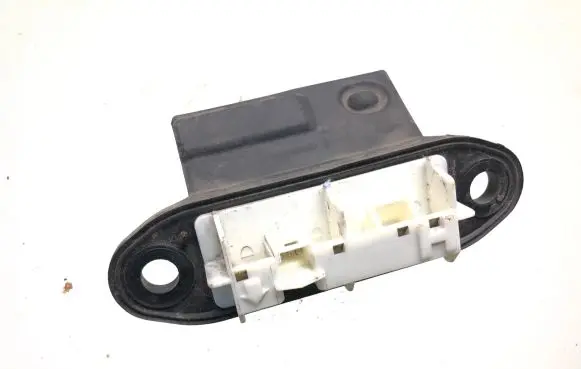 Toyota RAV 4 (XA40) Tailgate opening switch 