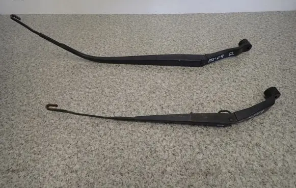 Mazda 2 Front wiper blade arm