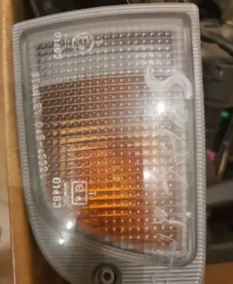 Mitsubishi Space Wagon Front indicator light 0454332l