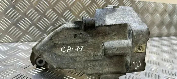 Mercedes-Benz E W212 Engine mounting bracket A6512230004