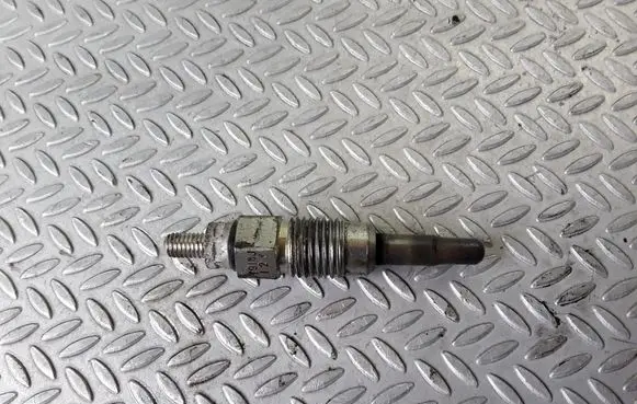 Volkswagen Transporter - Caravelle T4 Glow plug Y918J