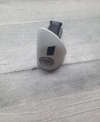 Mercedes-Benz ML AMG W164 Front door lock (next to the handle) 