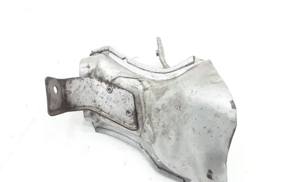 Mini Cooper Countryman R60 Heat shield in engine bay