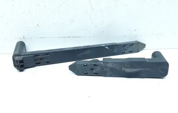 Volvo XC60 Headlight/headlamp mounting bracket 30763155 30763154