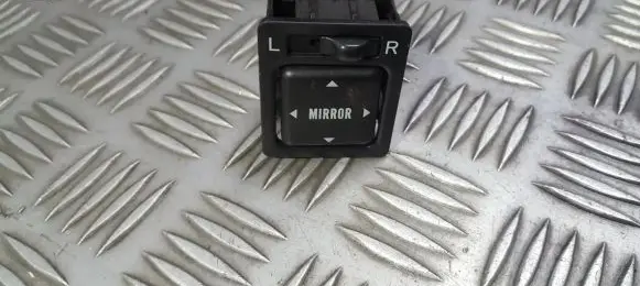 Toyota Land Cruiser (J100) Wing mirror switch 1835024