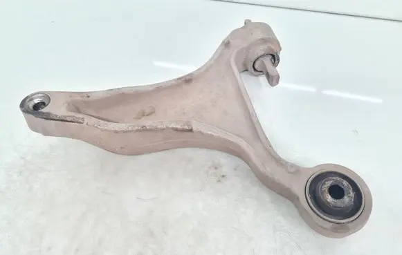 Volvo XC70 Front lower control arm/wishbone