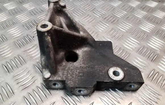 Chrysler Grand Voyager V Engine mounting bracket 90542136F