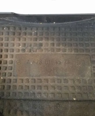 Mercedes-Benz ML W163 Engine cover (trim) A6280151522