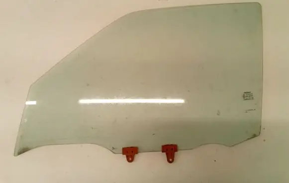 Nissan Juke I F15 Front door window glass four-door 43R007951