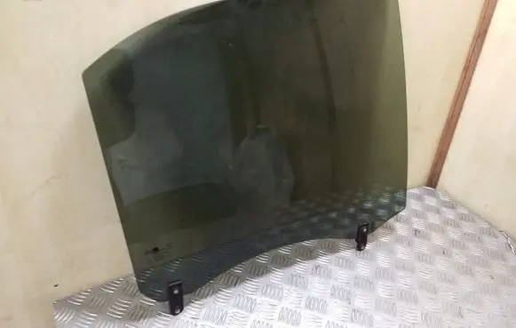 KIA Sorento Rear door window glass